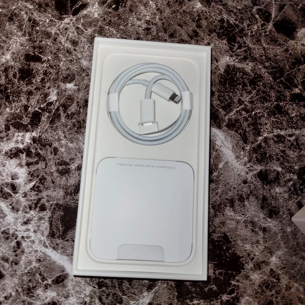 Apple iPhone 14 bundle
